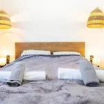 Exclusive Central Apartment Next To The Gellert Hill