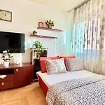 Madonna Queen Apartment - 3 Rooms, Garage