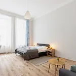 Cosy Castleside Apartment