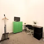 Cozy Downtown 2Br Ground Fl Apt - Green Piano