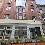 Cozy Downtown 2Br Ground Fl Apt - Green Piano