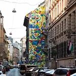 Top Central Rhapsody Residence - 4 Rooms - Steps From Major Attractions