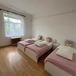 Hideaway House 01 With Garden & Yard And Free Parking