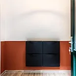 Cozy Apartment In Akacfa St, Sun