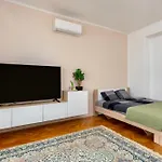 Budapest Family Apartment With Free Parking