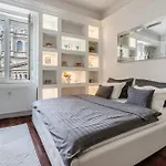 Amora Homes Basilica And Castle View Luxury Suite, Free Parking Reservation Needed