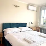 Ac Apartment With Metro 3 On Doorsteps, 15Mins To Center