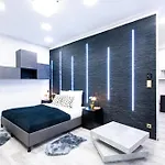 Hill & Bridge Residence
