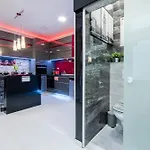 Hill & Bridge Residence