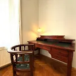 Liana-Luxury And Central Flat