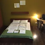 Club Apartments & Rooms