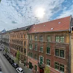 Stylish 2Br Apartment In Historic Palace District