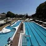 Holiday Beach Budapest Wellness Hotel With Sauna Park