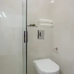 Sunny Ultra Central & New Studio With Balcony