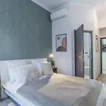 Sunny Ultra Central & New Studio With Balcony