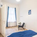 Metropolitan Retreat Blaha Square
