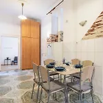 Metropolitan Retreat Blaha Square