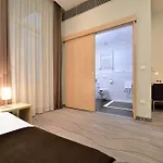 Promenade City Hotel