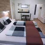 D.Five Premium Studio In The Center