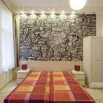 City Centre Apartment With 3 Bathrooms