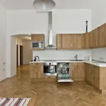 Mamma\'S Apartment