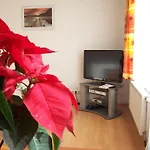 Akacia Apartment - Free Inside Parking, 2 Bedrooms, Garden, Next To Centre