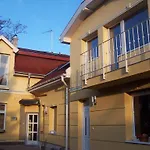 Akacia Apartment - Free Inside Parking, 2 Bedrooms, Garden, Next To Centre