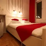 D.Five Classic Luxury Apartment