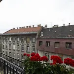 Monroe Central Budapest