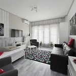 Monroe Central Budapest