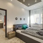Tamara Apartment