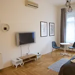 Five Season\'S Apartment