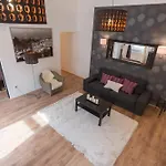 Luxury Apartment by Hi5-Városház Suite