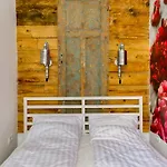 K10 B Kazinczy Apartment