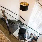 Dr. House Apartment
