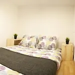 Home Apartment Near Blaha Lujza Square