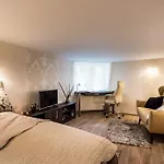 Dr. House Apartment