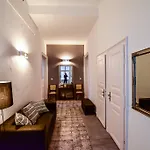 Central Studio Flats With Great Location