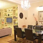 Classic Flat At Basilica
