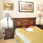 Classic Flat At Basilica