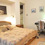 Classic Flat At Basilica
