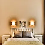 Central Studio Flats With Great Location