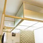 Ava\'S Champagne Studio