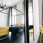d.Five Stylish Apartment on Váci Street