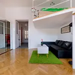 F4 Fiumei Apartment