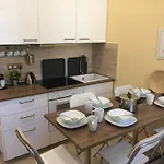 Entire Luxury Apartment In The City Center
