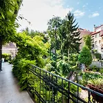 Bpr Castle Forest Apartment