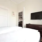 Luxury Apartment by Hi5 - Király street Suite
