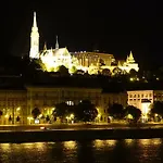 Diana\'S Charming Studio At The Buda Castle