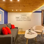 Jokai 3 Design Apartment